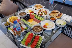 Pyramids sunshine inn