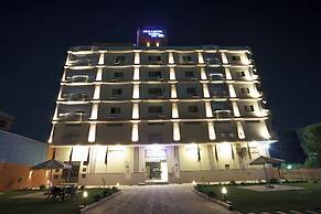 Pyramids sunshine inn