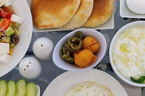 Pyramids sunshine inn