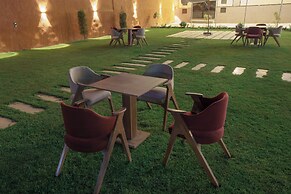 Pyramids sunshine inn