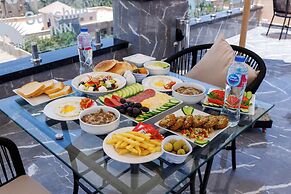 Pyramids sunshine inn