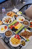 Pyramids sunshine inn