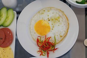 Pyramids sunshine inn