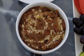 Pyramids sunshine inn