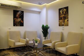 Pyramids sunshine inn