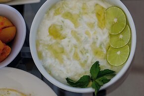 Pyramids sunshine inn