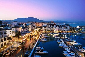 La Duquesa Place in the sun