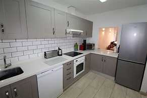 La Duquesa Place in the sun