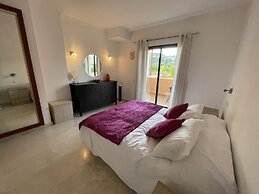 La Duquesa Place in the sun