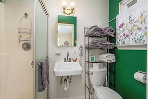 OFF THE Beaten Path Mariposa 3BD + EV Charger