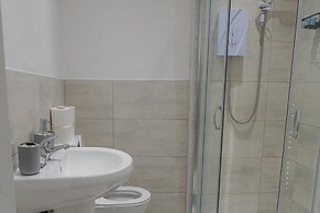 2br-sleeps5-citycentre-ws98