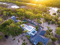 Villa Paz - La Villa Group