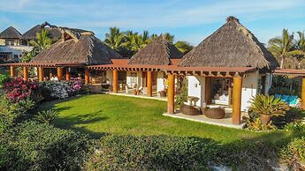 Ixtapa Oasis Beach front Family House