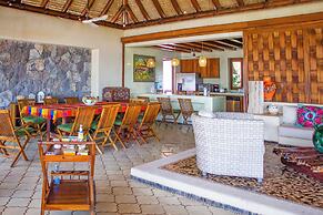 Ixtapa Oasis Beach front Family House