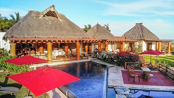 Ixtapa Oasis Beach front Family House