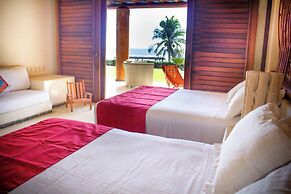 Ixtapa Oasis Beach front Family House