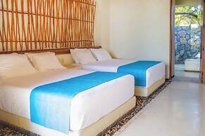 Ixtapa Oasis Beach front Family House