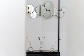 Luxury apt Near Beach w big Terrace and sea View