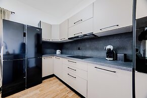 Luxury apt Near Beach w big Terrace and sea View