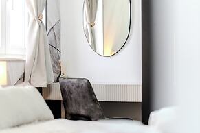 Luxury apt Near Beach w big Terrace and sea View