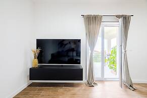 Luxury apt Near Beach w big Terrace and sea View