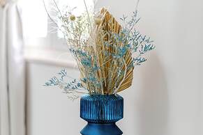 Luxury apt Near Beach w big Terrace and sea View