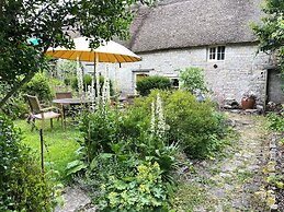 15th Century 3 Bedroom Cottage & Delightful Garden