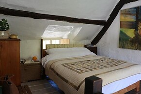 15th Century 3 Bedroom Cottage & Delightful Garden