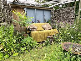 15th Century 3 Bedroom Cottage & Delightful Garden