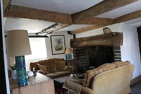 15th Century 3 Bedroom Cottage & Delightful Garden