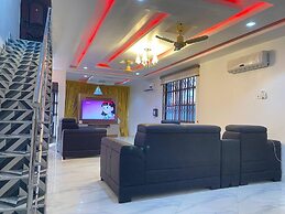 Serenity Retreat in Ashongman Estate