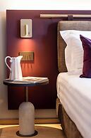 Adoro Hotel