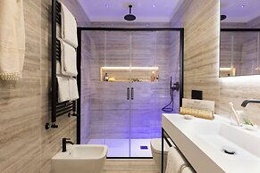 Adoro Hotel