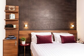 Adoro Hotel