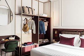 Adoro Hotel