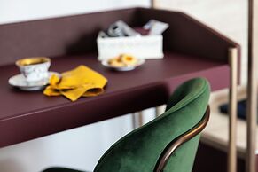 Adoro Hotel