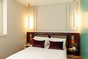 Adoro Hotel