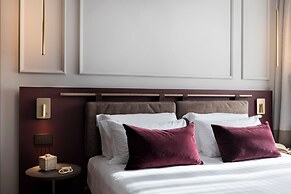 Adoro Hotel
