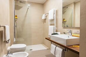 Adoro Hotel