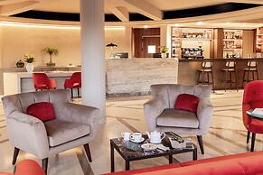 Adoro Hotel