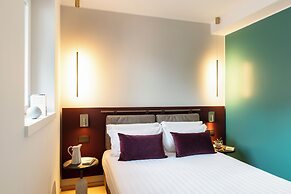 Adoro Hotel