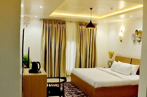 THE ADDRESS HOTEL AND TOWER