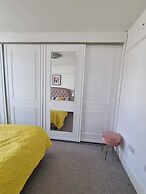 Large 4 Bed Terraced House