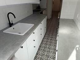 Large 4 Bed Terraced House