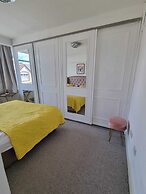 Large 4 Bed Terraced House