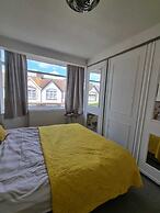 Large 4 Bed Terraced House