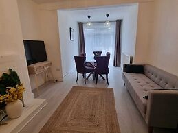 Large 4 Bed Terraced House