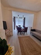 Large 4 Bed Terraced House