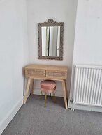 Large 4 Bed Terraced House