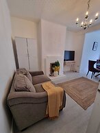 Large 4 Bed Terraced House